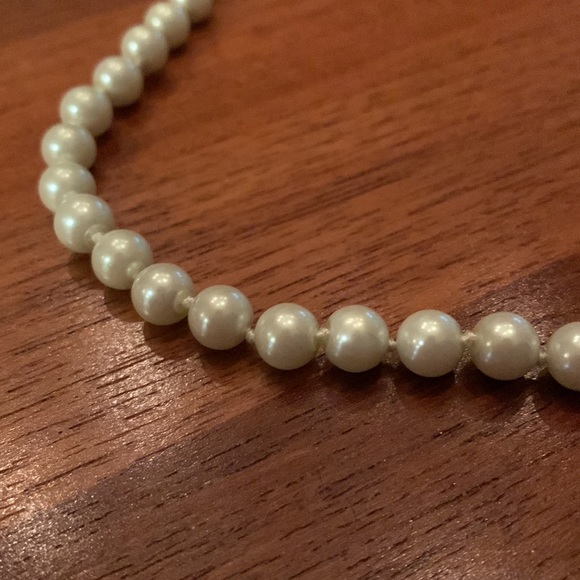 Pearl Set Necklace + Matching Bracelet - Picture 4 of 4